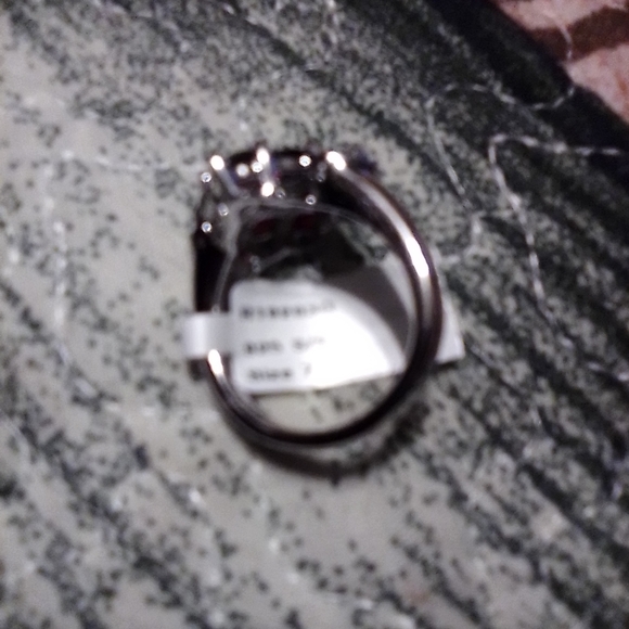 Ring - Picture 2 of 2